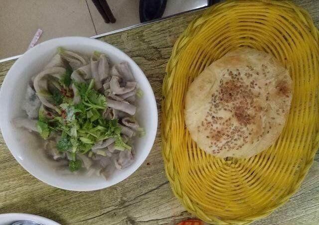 吃货美食：糯米腊肠卷、韩式香煎豆腐、蒜香法棍的做法_澳门沙金